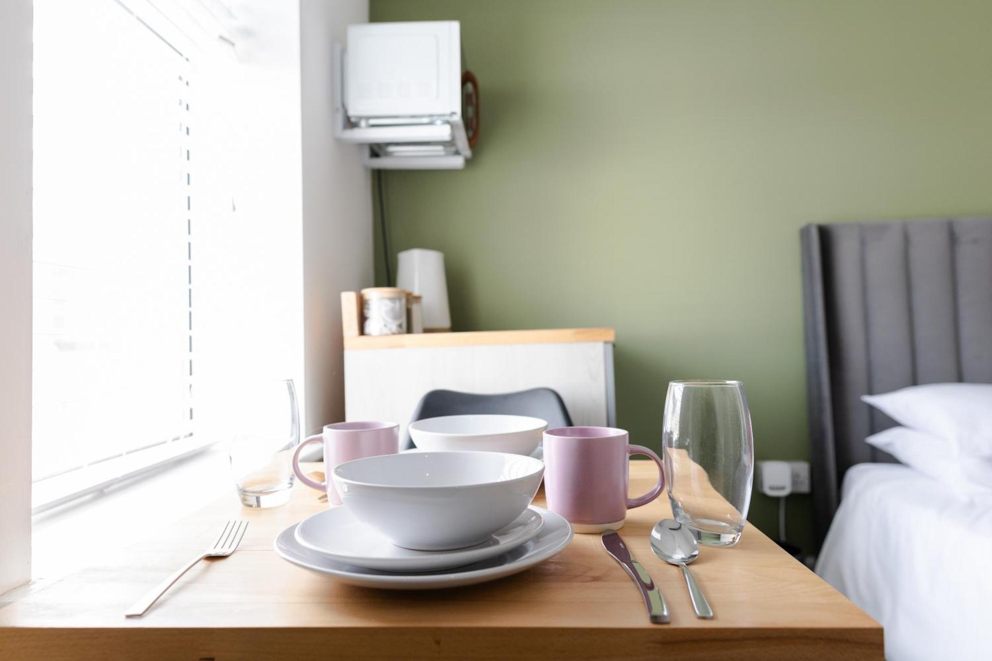 Bay City Studio Apartments Cardiff Bagian luar foto
