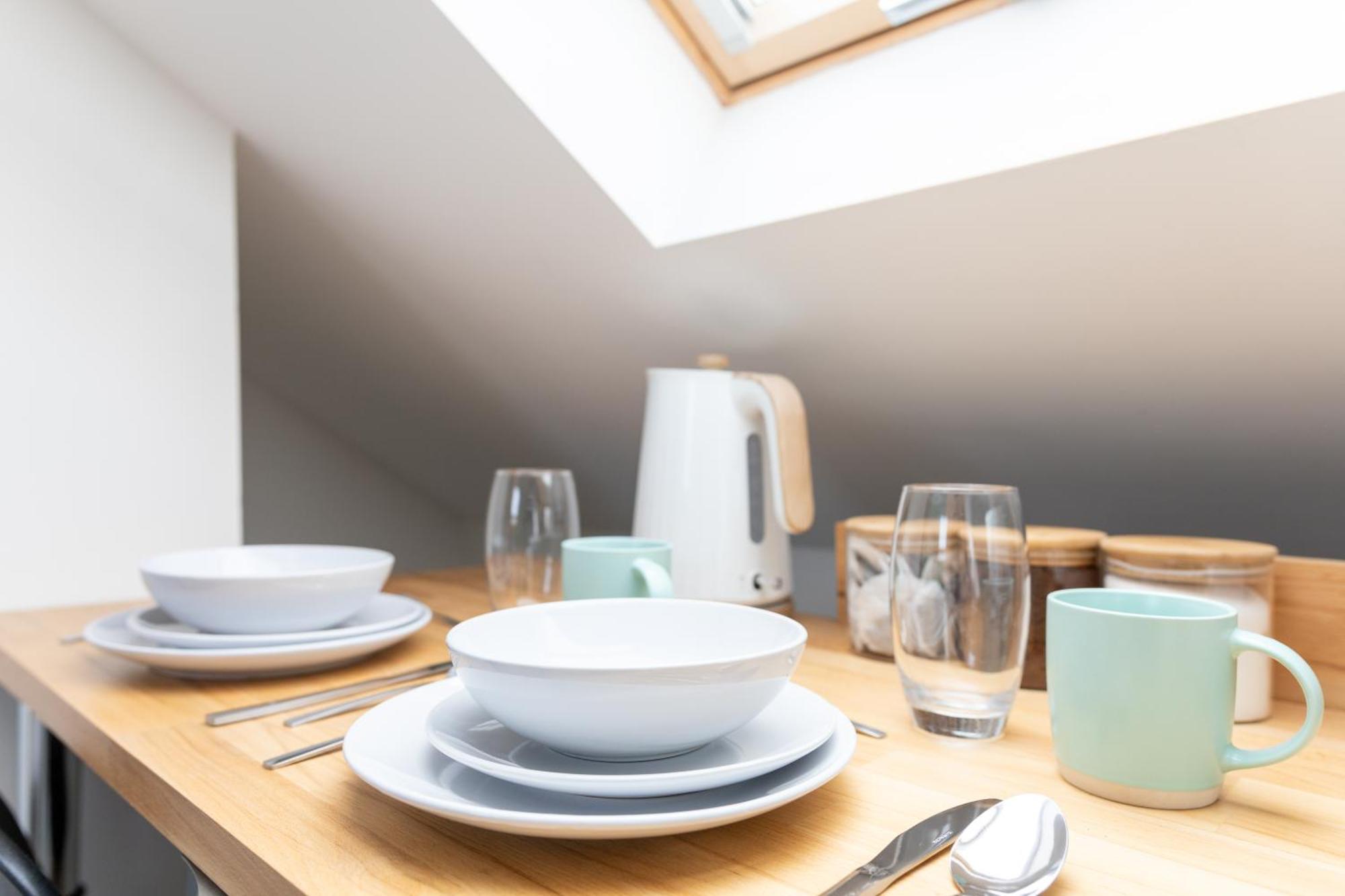 Bay City Studio Apartments Cardiff Bagian luar foto