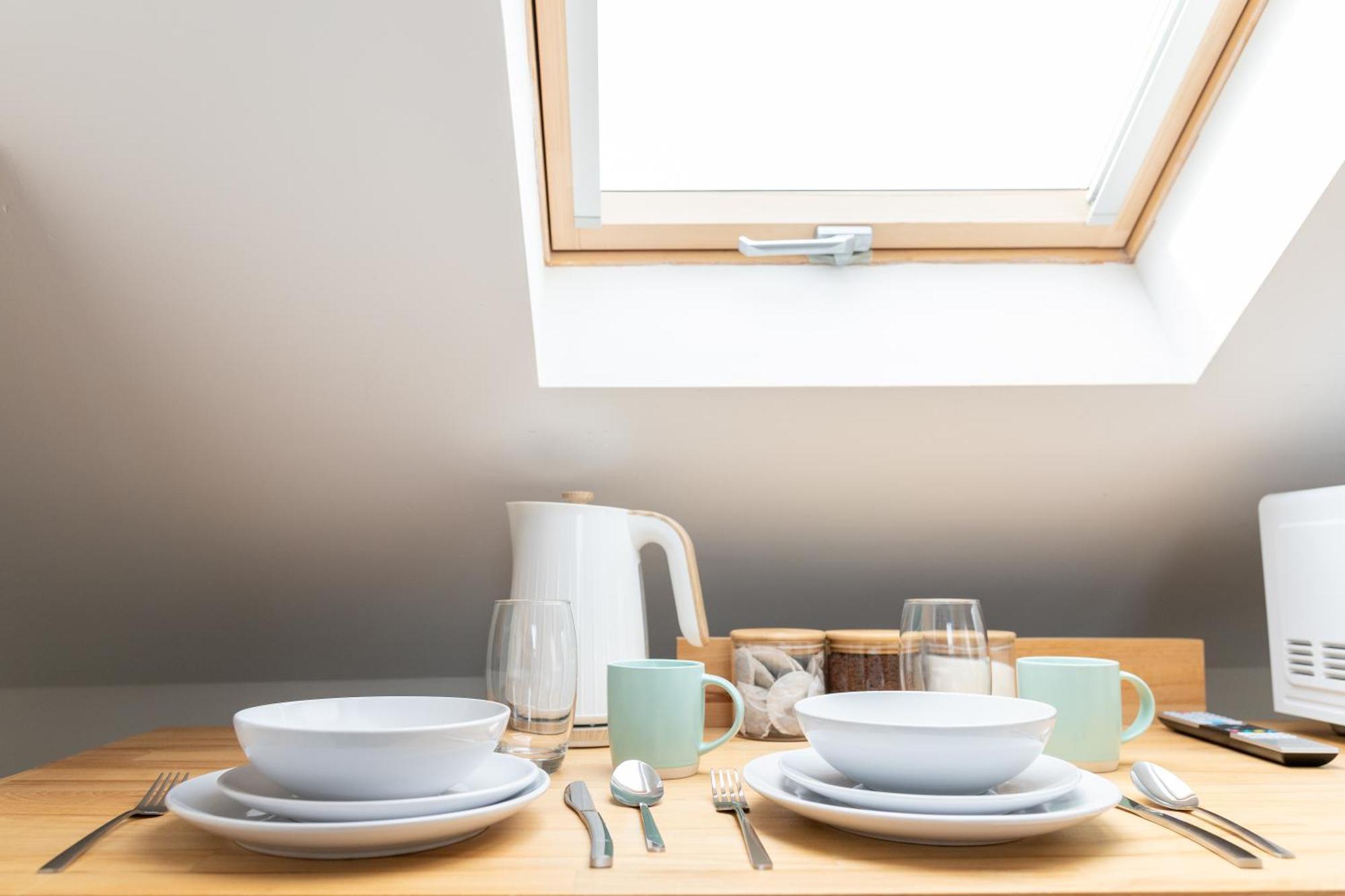 Bay City Studio Apartments Cardiff Bagian luar foto