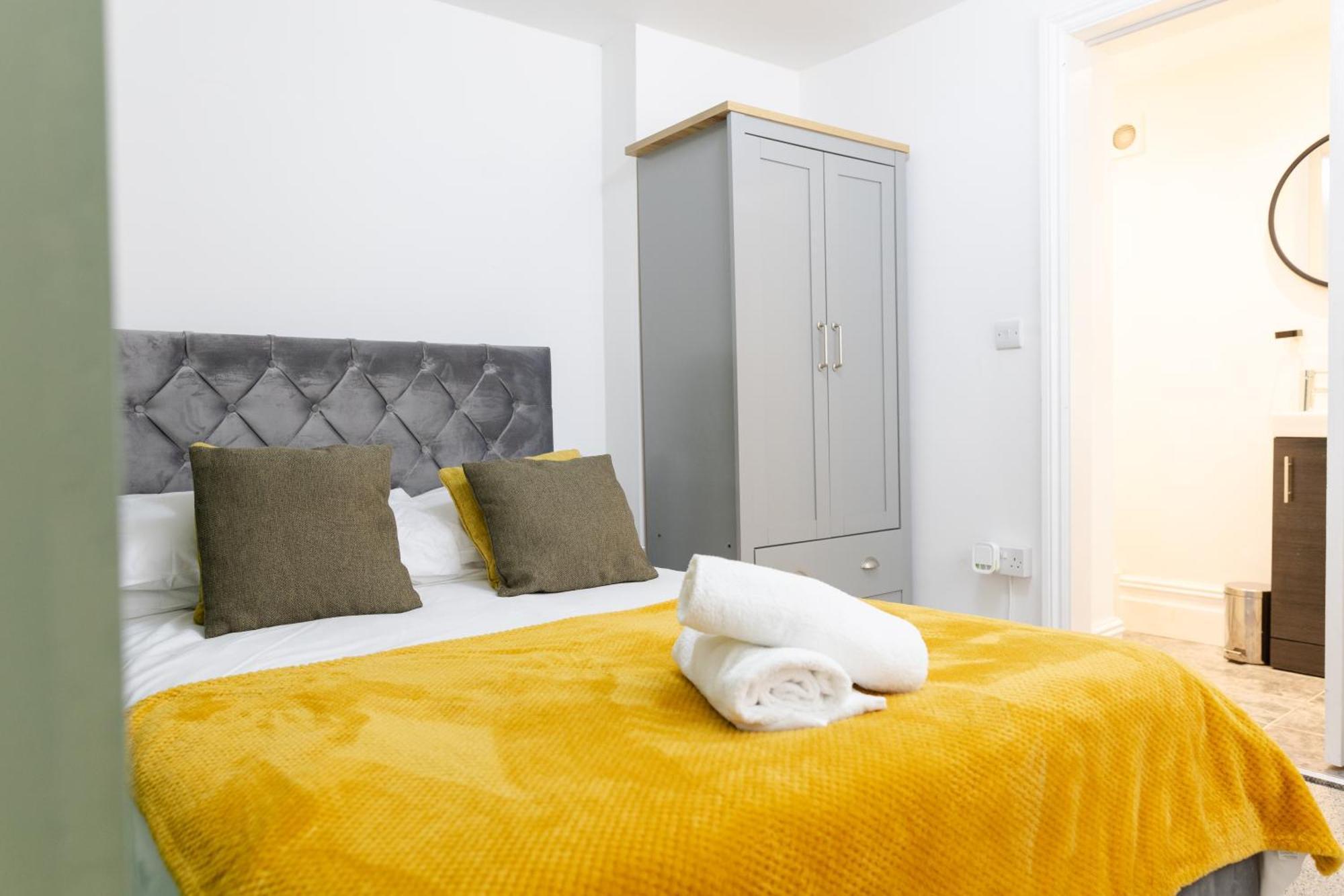 Bay City Studio Apartments Cardiff Bagian luar foto