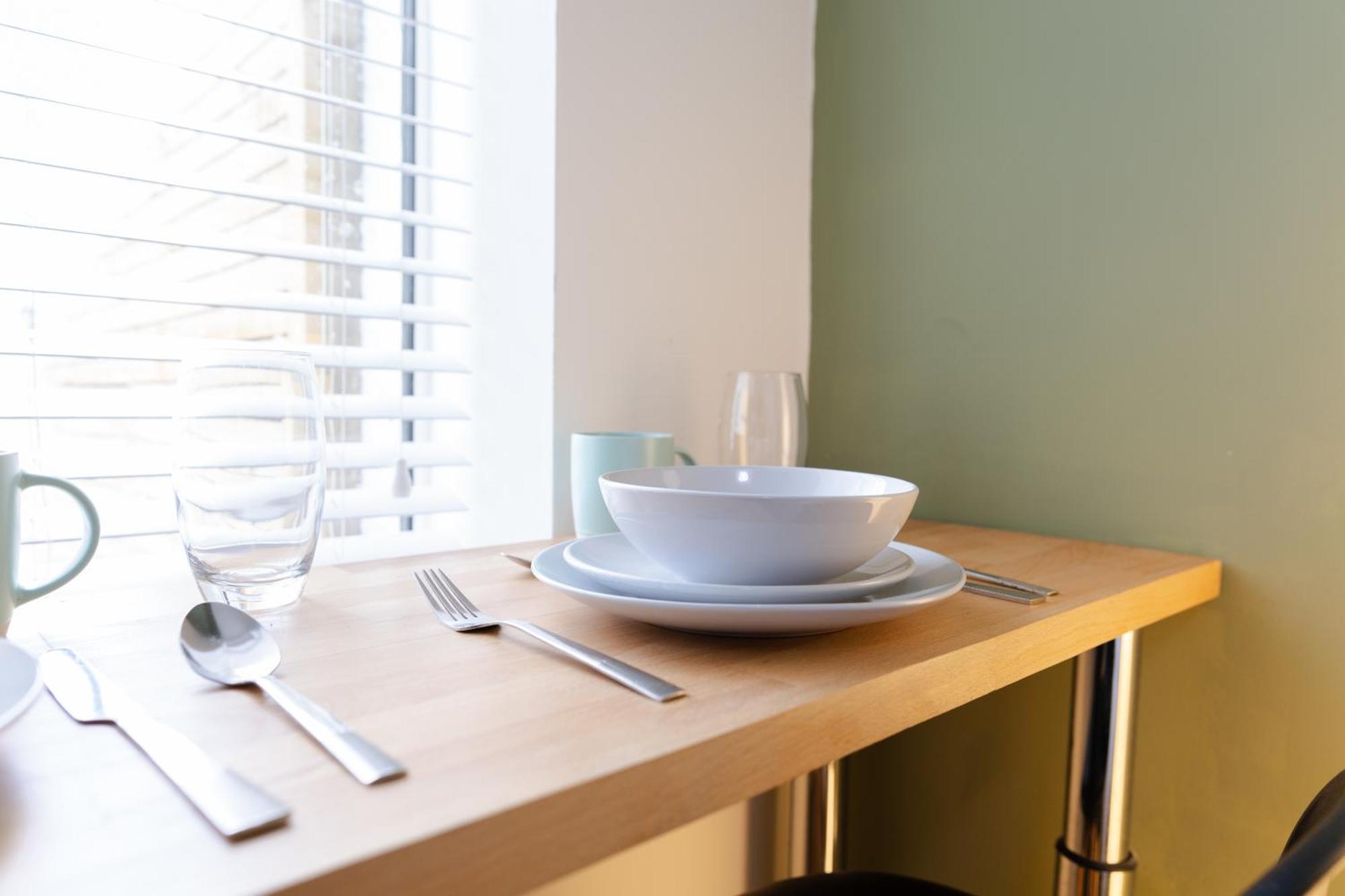 Bay City Studio Apartments Cardiff Bagian luar foto