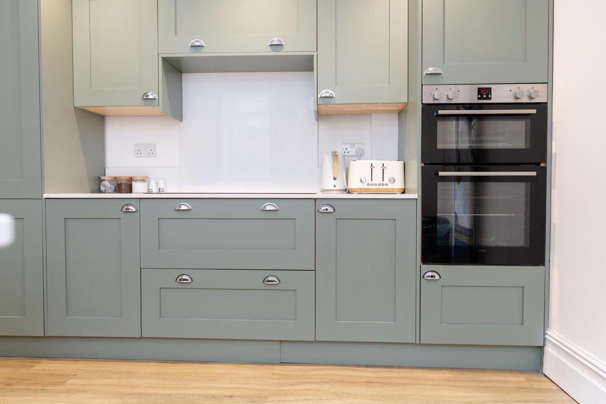 Bay City Studio Apartments Cardiff Bagian luar foto